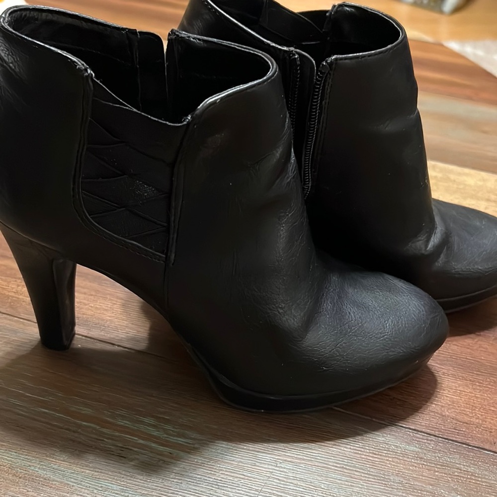 Unlisted heels, black, size 8 1/2, worn once